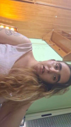BlackApple_ webcam model stream image