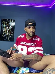 leoblazes webcam model stream image