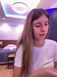 emma05 webcam model stream image