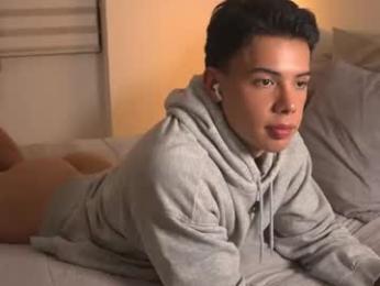 zamuel_18 webcam model stream image