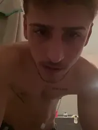 z4nett1 webcam stripchat model stream image