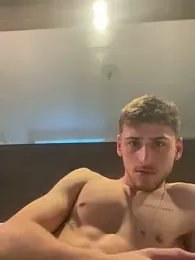 z4nett1 webcam stripchat model stream image