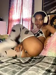 QueenKimi webcam model stream image