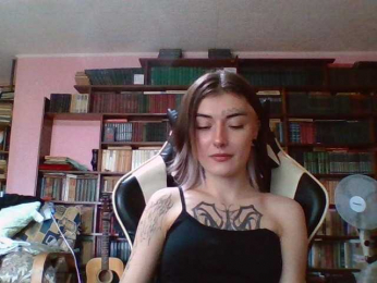 CandyLola webcam model stream image