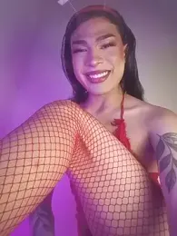 Soyshelly webcam model stream image