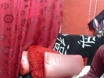 Jenner7Lion webcam model stream image