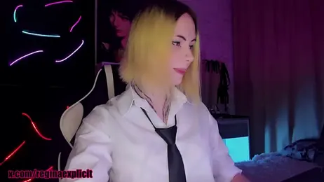 snake__bites webcam model stream image
