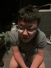 YoY-man webcam model stream image