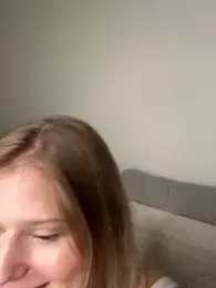 Ellieblessom webcam model stream image
