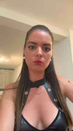 Lovecha_ webcam model stream image