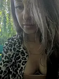 Brilliant-Splashes webcam model stream image