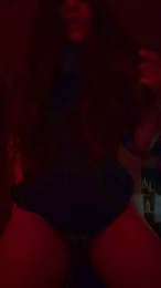 Pradaxxx2 webcam model stream image