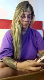 desireemilf webcam model stream image