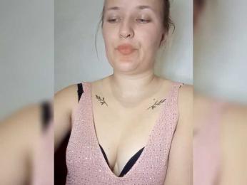 Dana18-1 webcam bongacams model stream image
