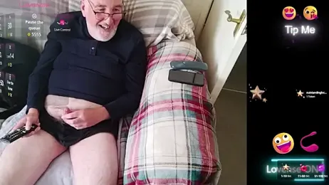 Adamdaddybear webcam model stream image