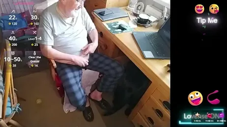 Adamdaddybear webcam model stream image