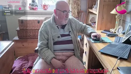 Adamdaddybear webcam model stream image