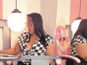 karolwest_ webcam model stream image