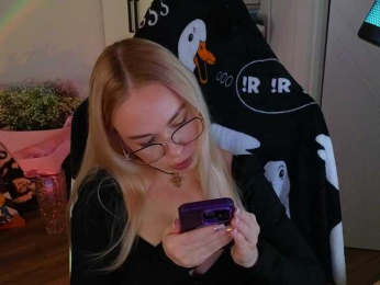 Emili1- webcam model stream image