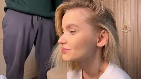 Adelovenick webcam model stream image