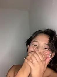 laly_spank webcam model stream image