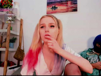 DoubleFuck webcam bongacams model stream image