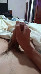 Carameloqw webcam model stream image