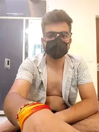 LoveGuruRA webcam model stream image
