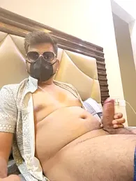LoveGuruRA webcam model stream image