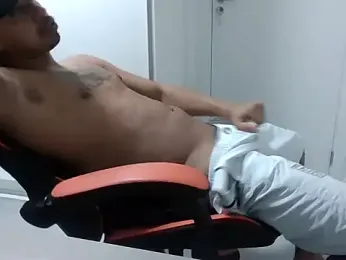 JUNINHOLEKEJR webcam model stream image