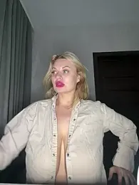 Evellyn webcam model stream image