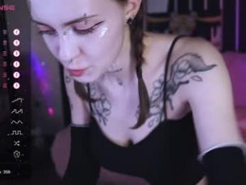 prettybones webcam model stream image
