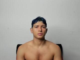 Yei Sant webcam model stream image