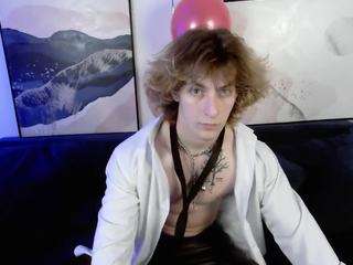 rich-piano webcam model stream image