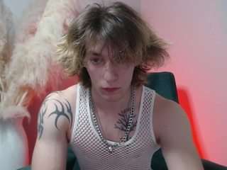 rich-piano webcam model stream image