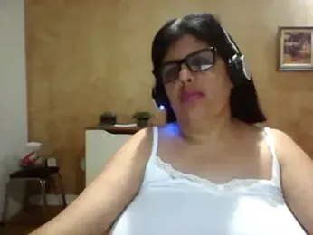 Carolzinha40 webcam model stream image