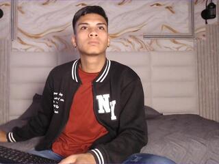 Leonard Lopez webcam model stream image