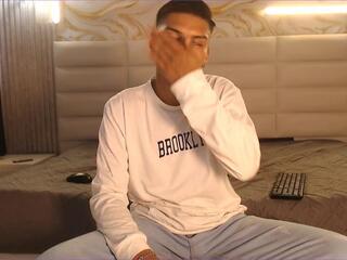 Leonard Lopez webcam model stream image