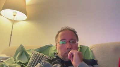 poltito webcam model stream image