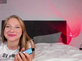 avery_clar webcam model stream image