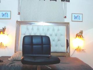 Hanni Fox webcam model stream image