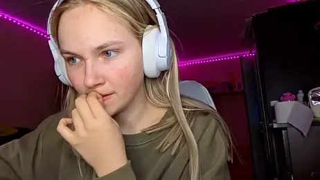 KarinRobertson webcam model stream image