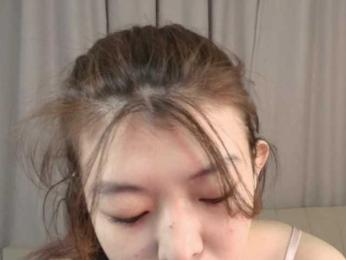 monminnyy webcam bongacams model stream image