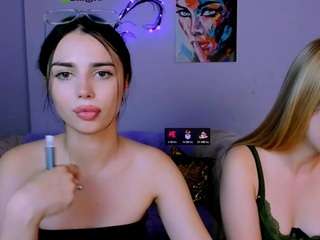 laura-queen webcam model stream image