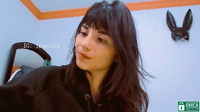 Poetica_ webcam model stream image