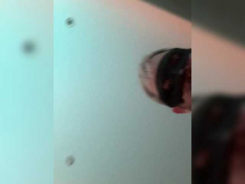 Cherry-lips webcam model stream image
