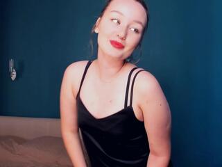 Adelaide Matlin webcam model stream image