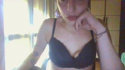 Metena webcam model stream image