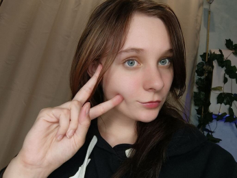 ChrystalNoury webcam model stream image