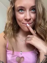 enjoy_my_beauty webcam model stream image